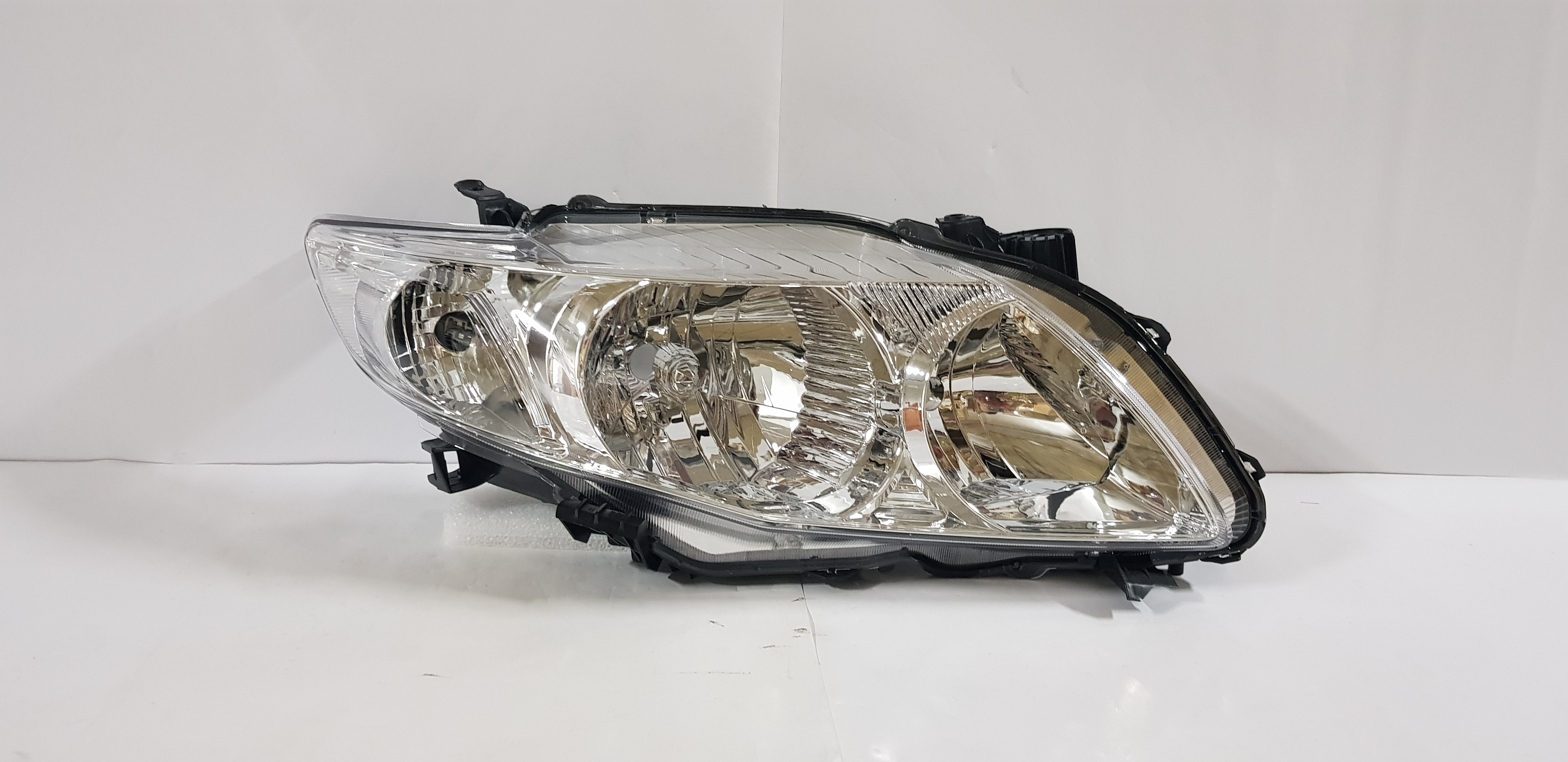  Corolla Altis 2008-2009 Head light lamp Right side.,      