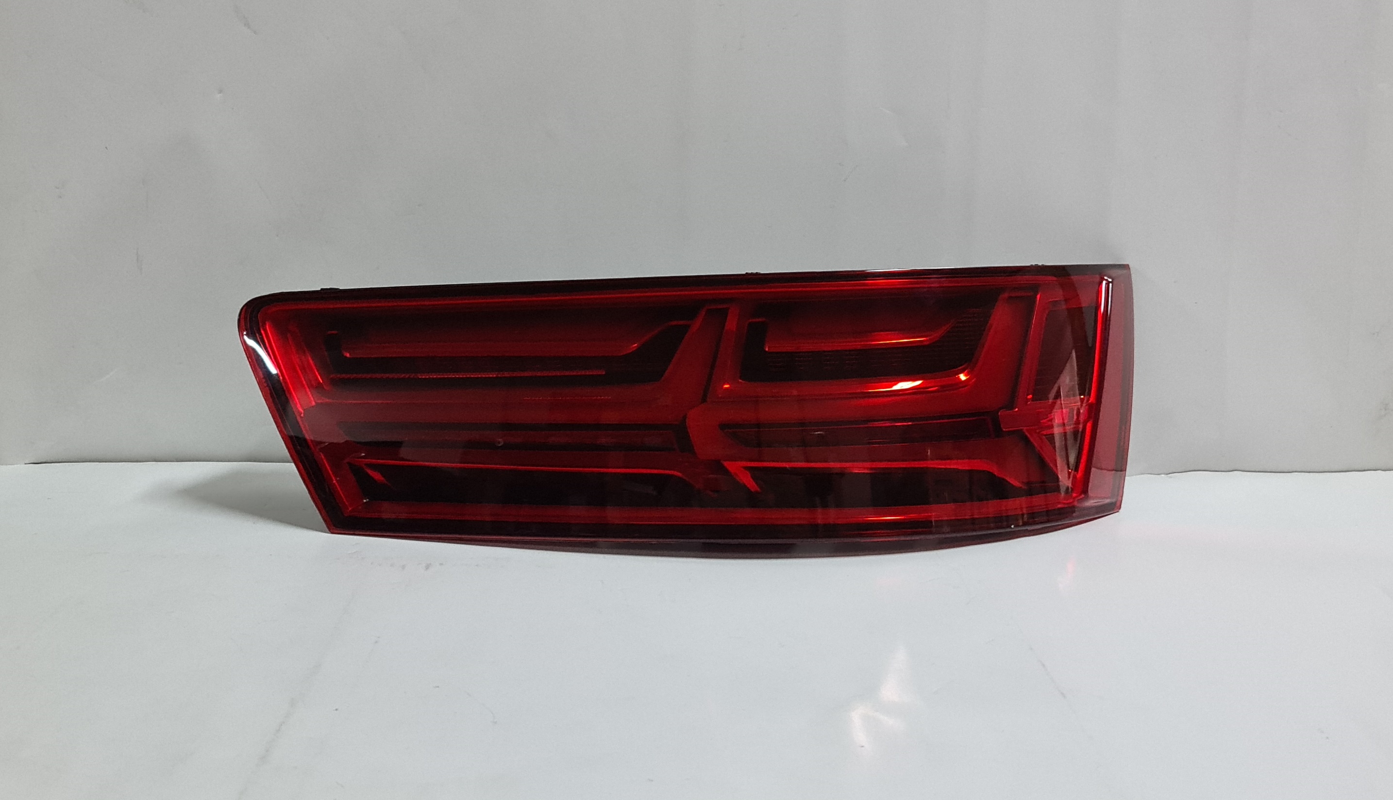  Q7 2017 On SUV Right side Tail light lamp (LED) 