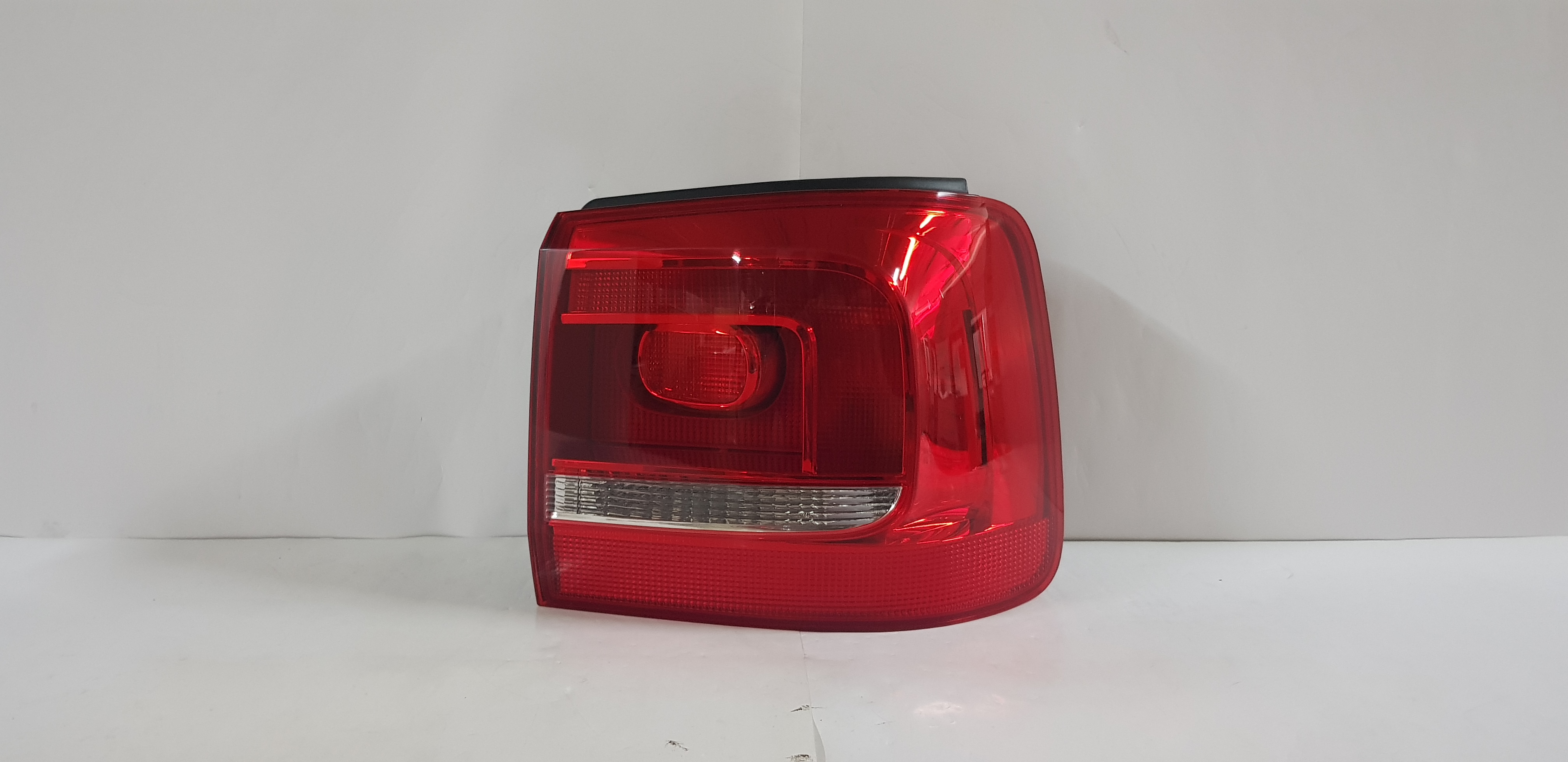  Touran 2010-2014 MPV Right side Tail light / Tail lamp