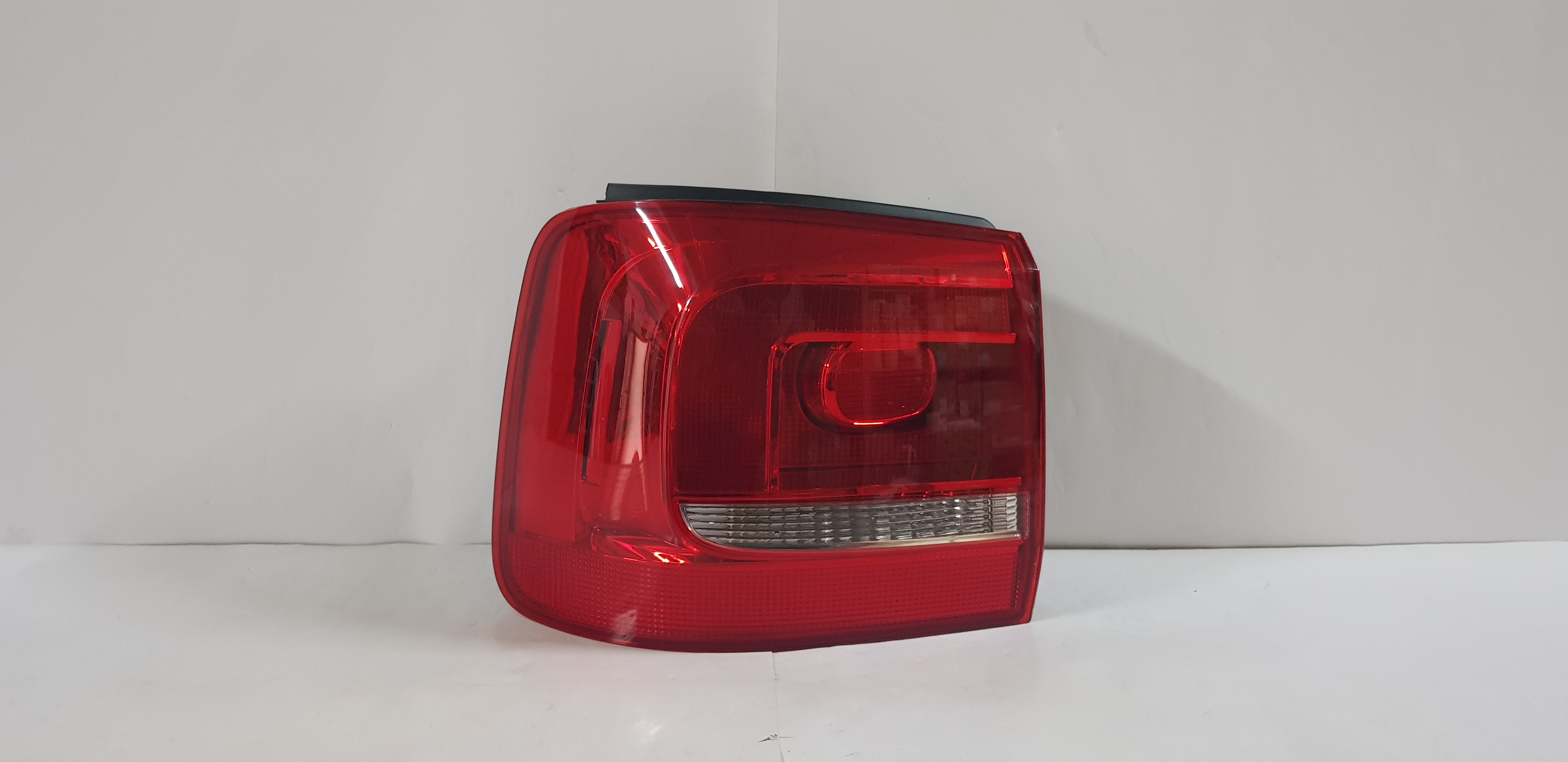  Touran 2010-2014 Tail light / Tail lamp  Left side
