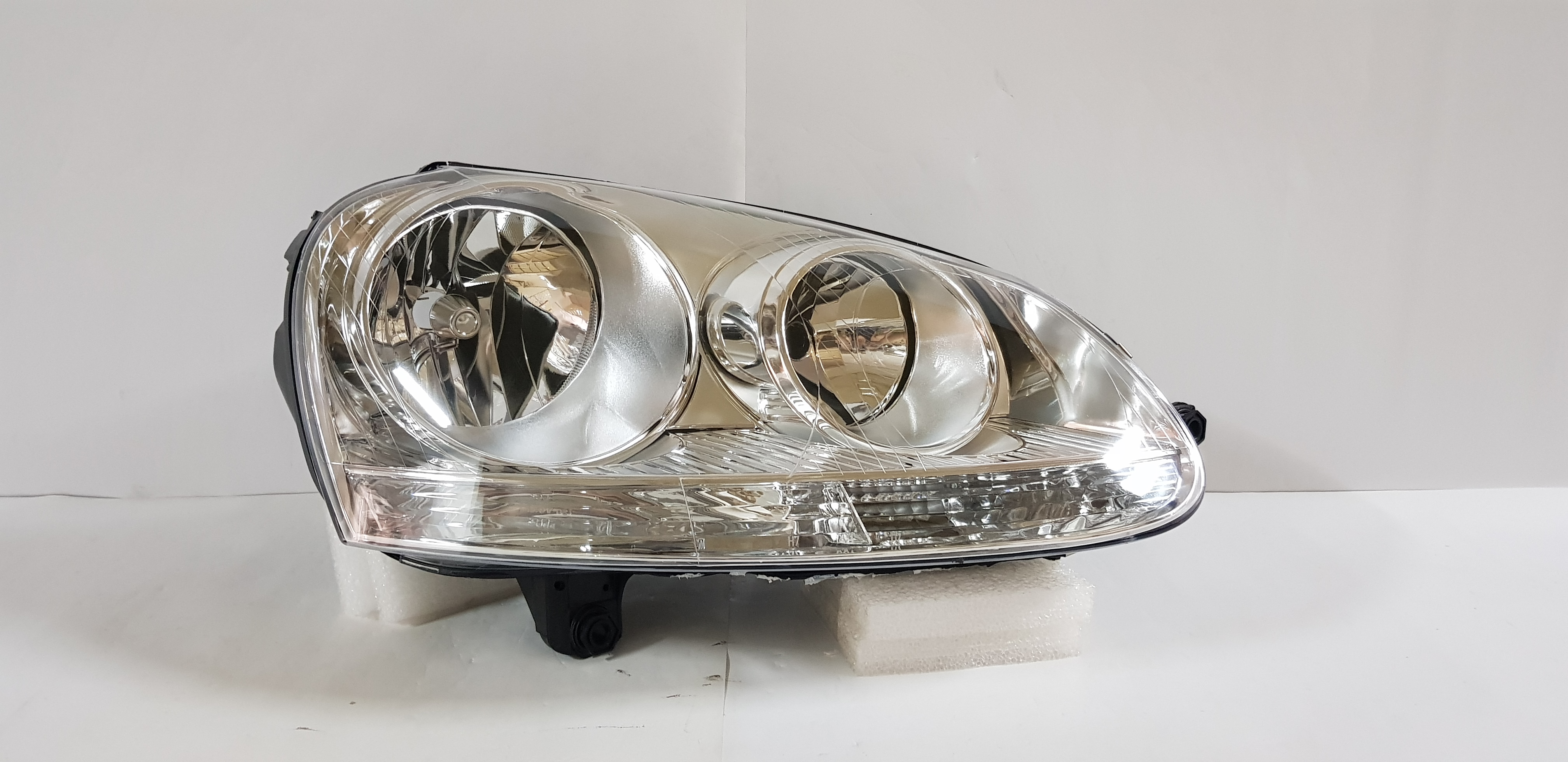 Golf 5 MK5 2003-2008 HatchBack Head light/Head lamp (Chrome) Right side   