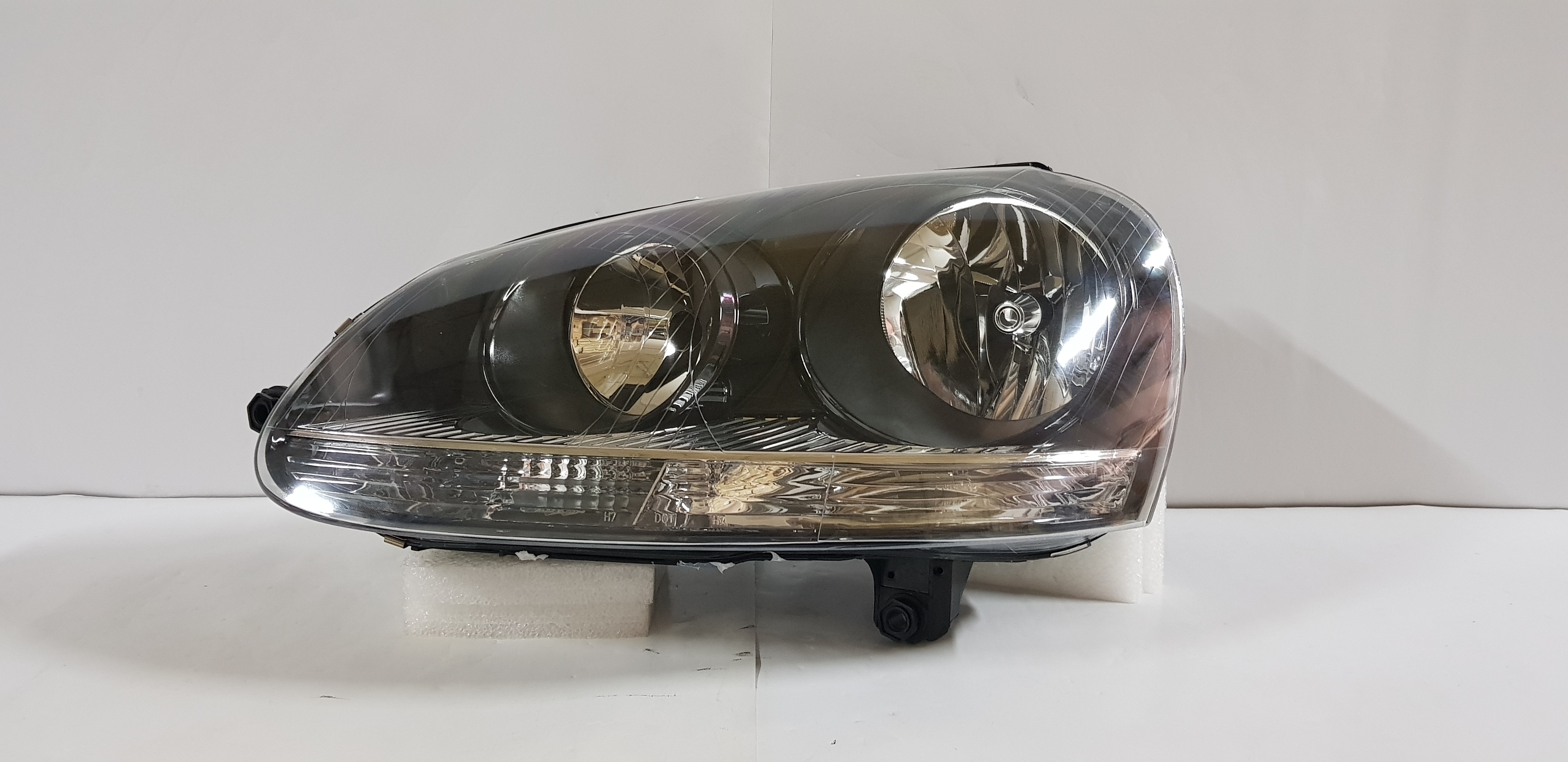  Golf 5 MK5 2003-2008 HatchBack Head light/Head lamp Black Type left side     