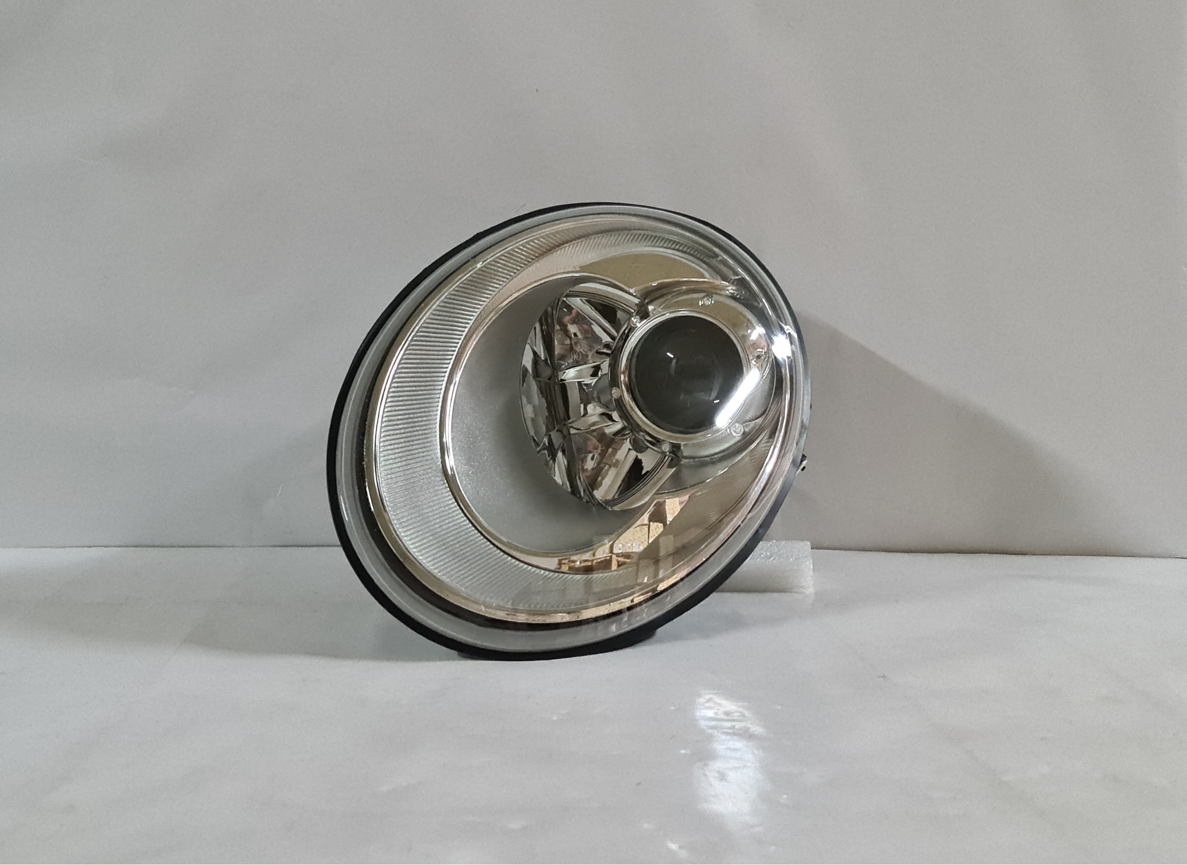  New Beetle 2005-2011 Hatchback Right side Head light / Head lamp
