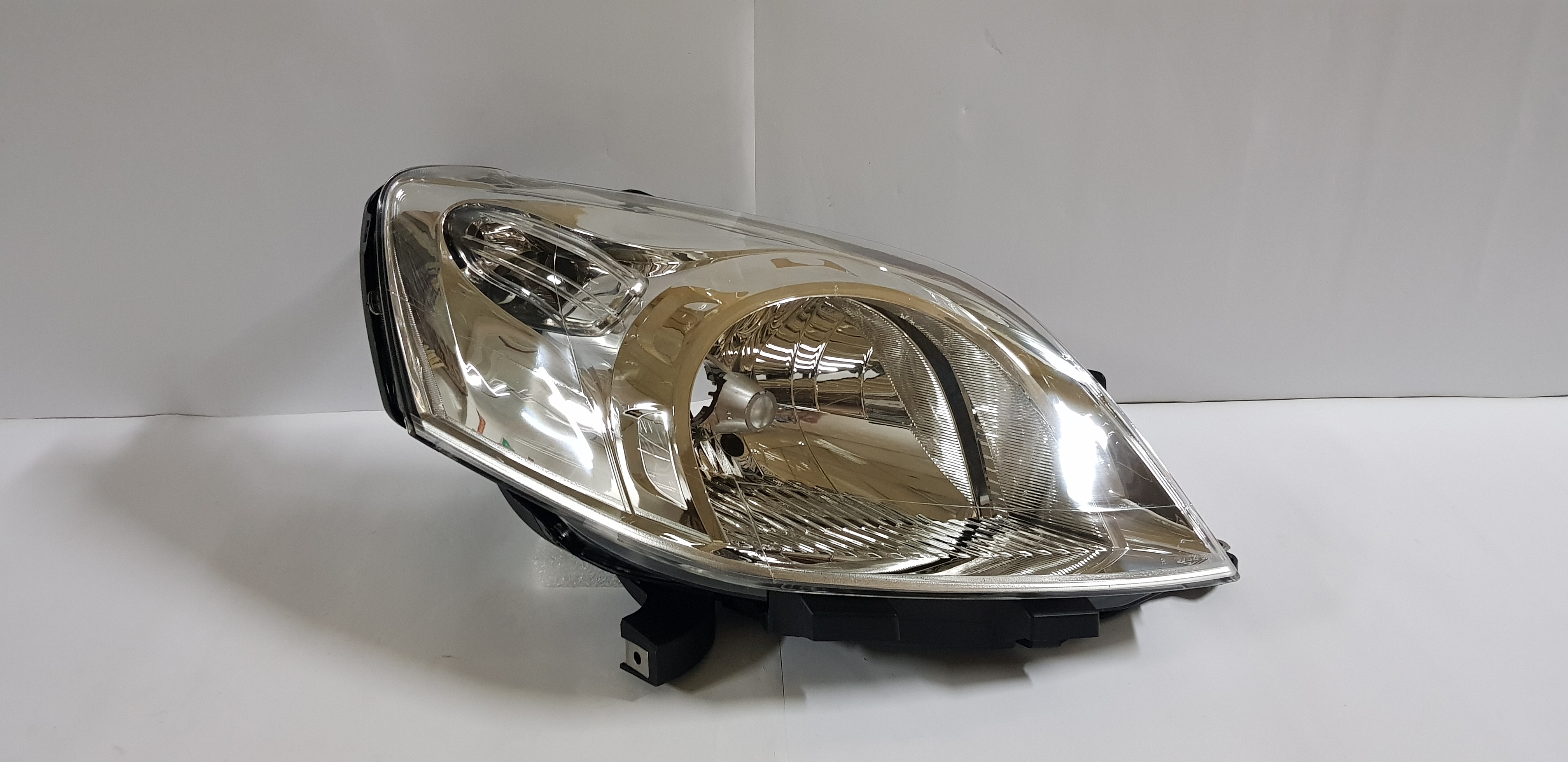  Nemo /  Fiorino 2007-2019 Van Right side Head light/Head lamp 