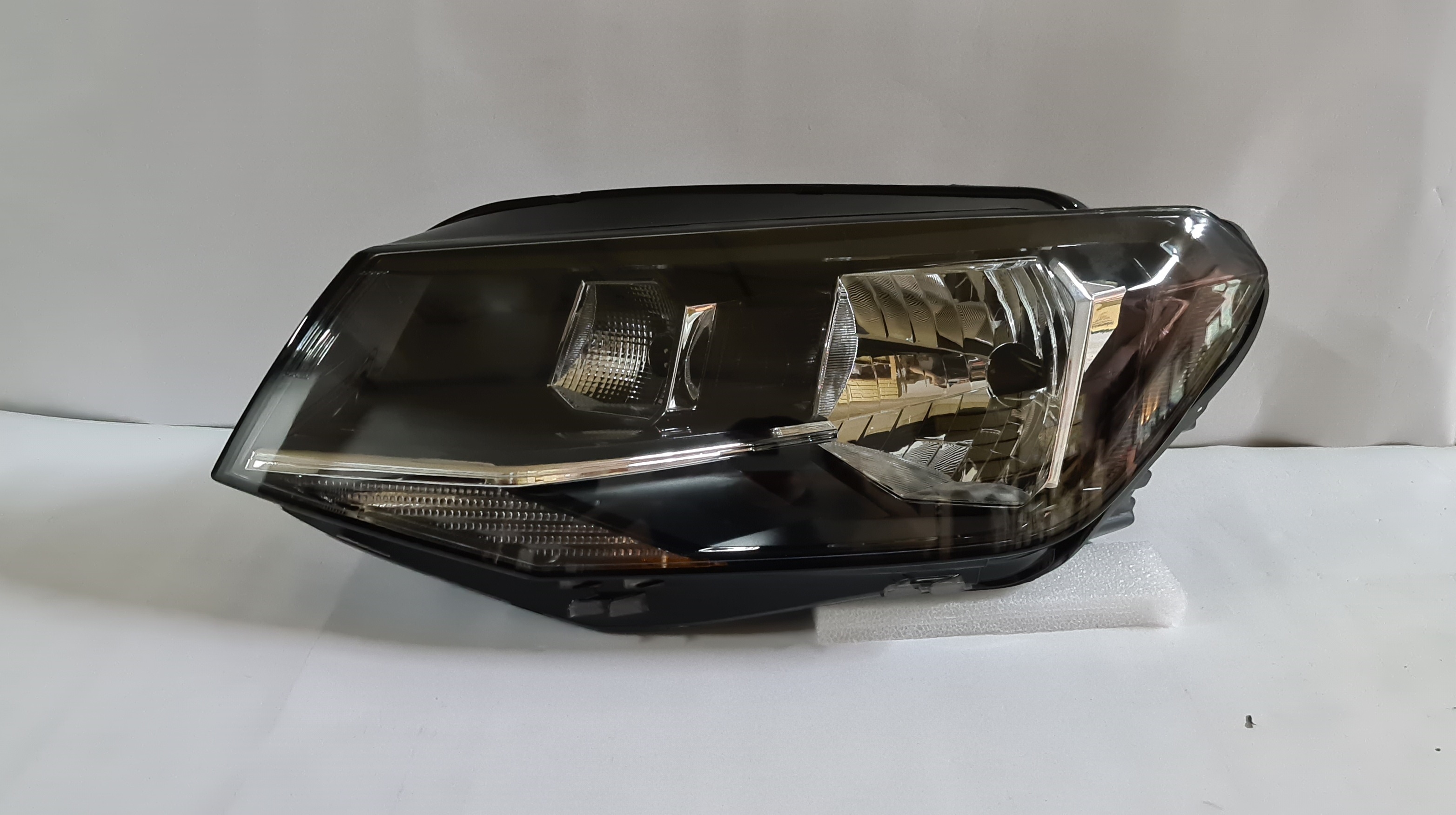  Caddy Van 2015 ON Head light/Head  lamp left side     