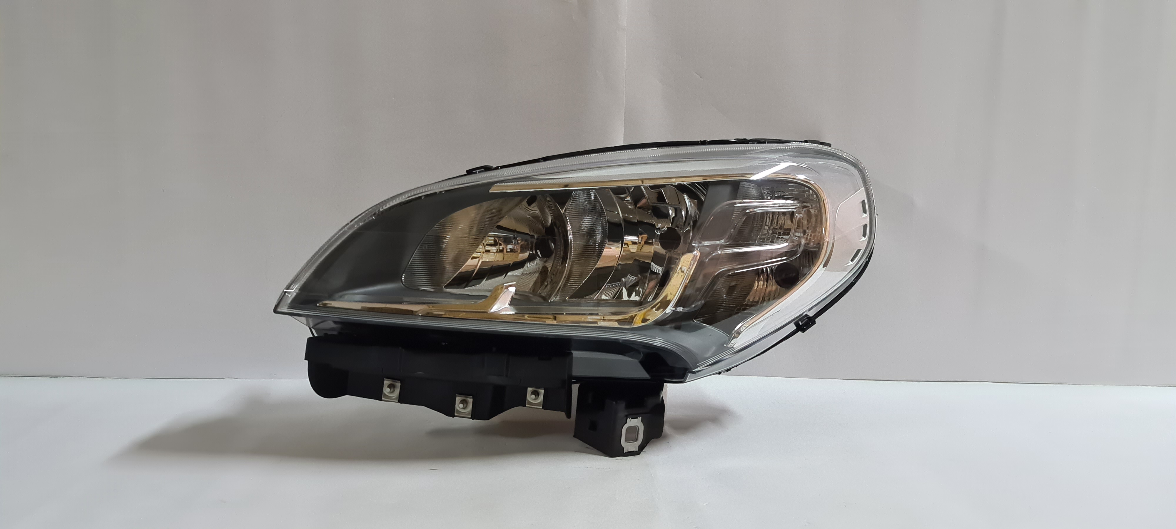  Doblo 2017 On Head light/Head lamp ( Chrome) Left side 
