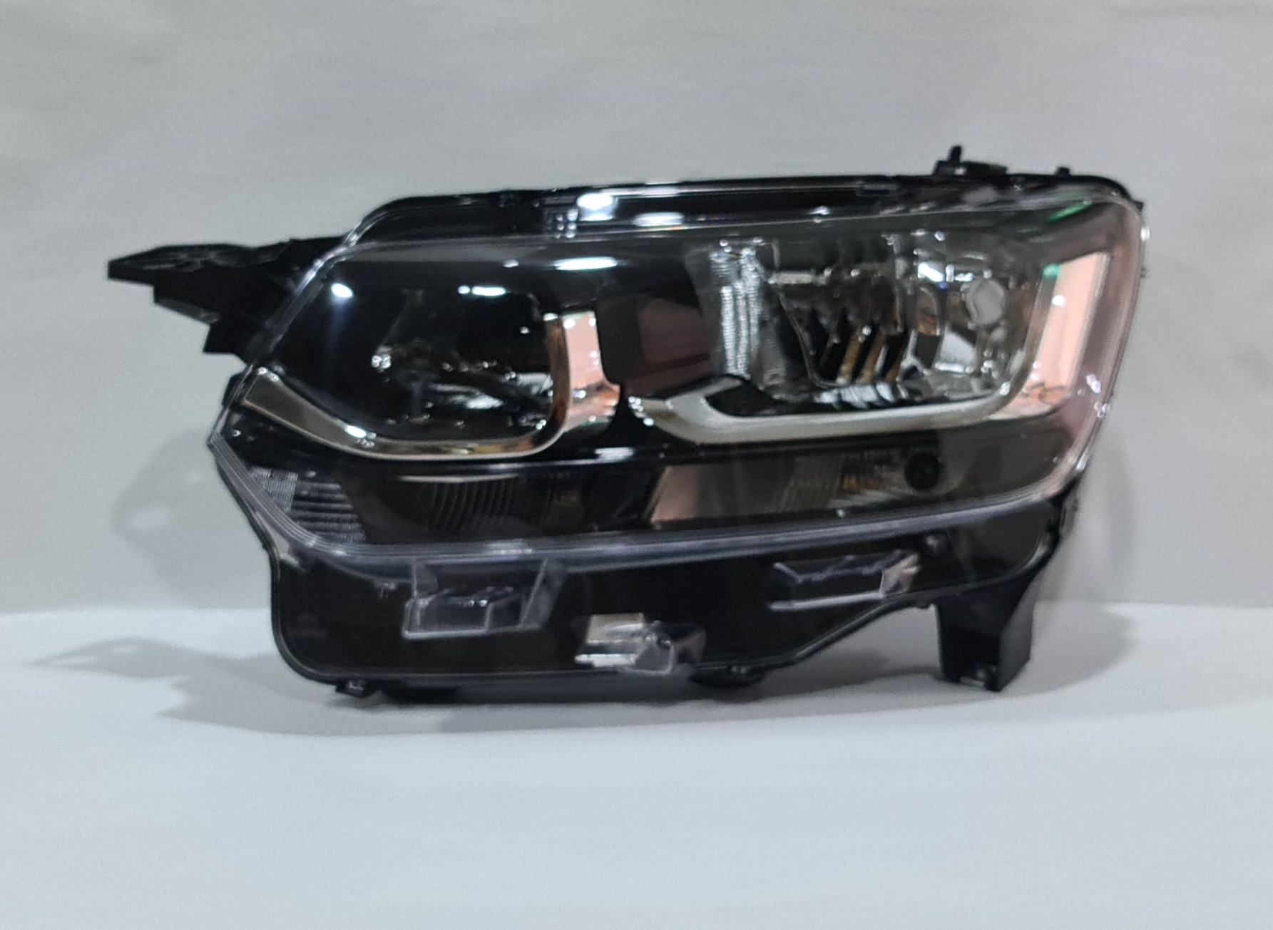 ProAce City 2019 ON Head light lamp Left Side      