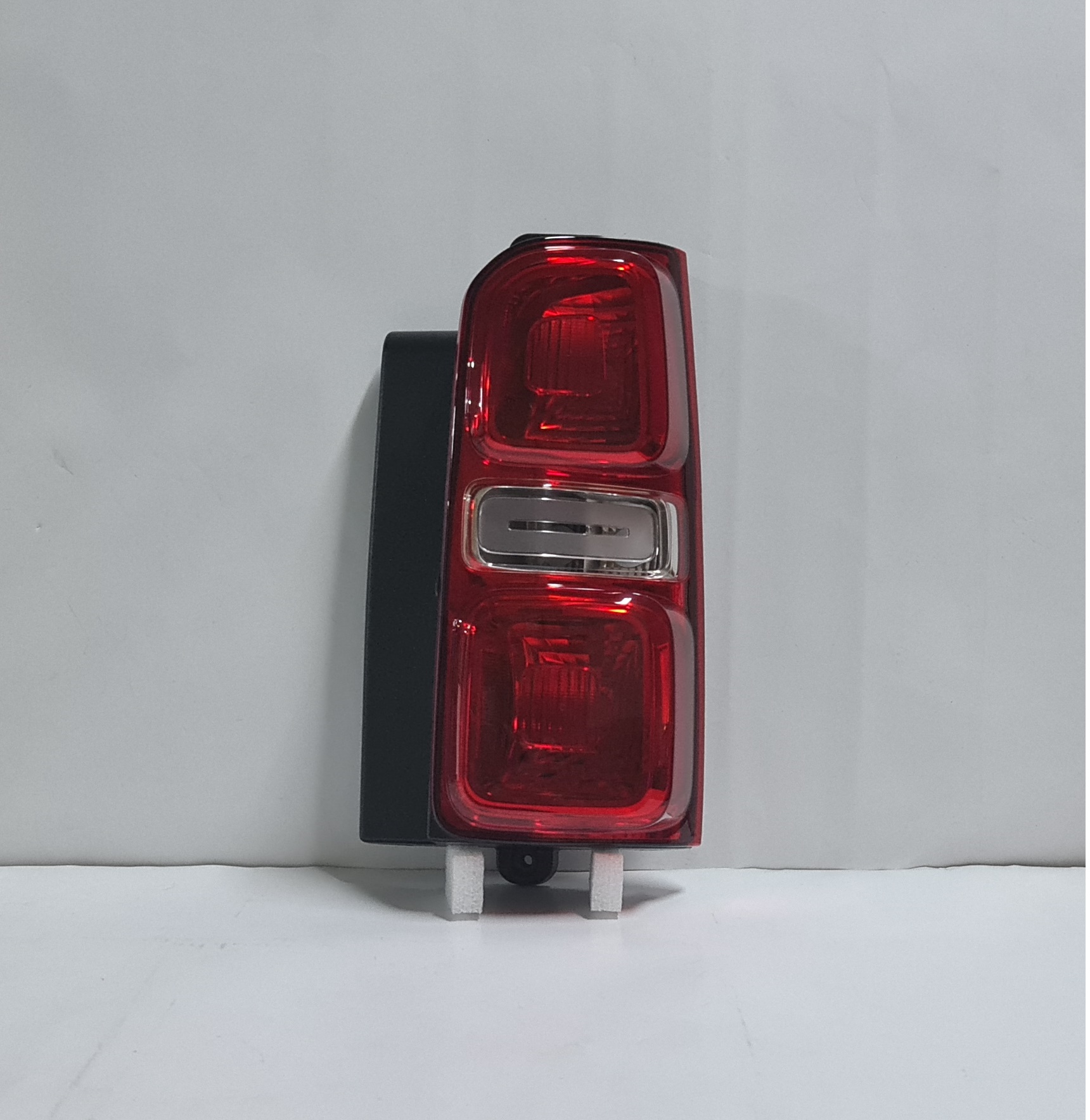  Jumpy / Dispatch 2016-2018 On Van Tail light/Tail lamp Right side    