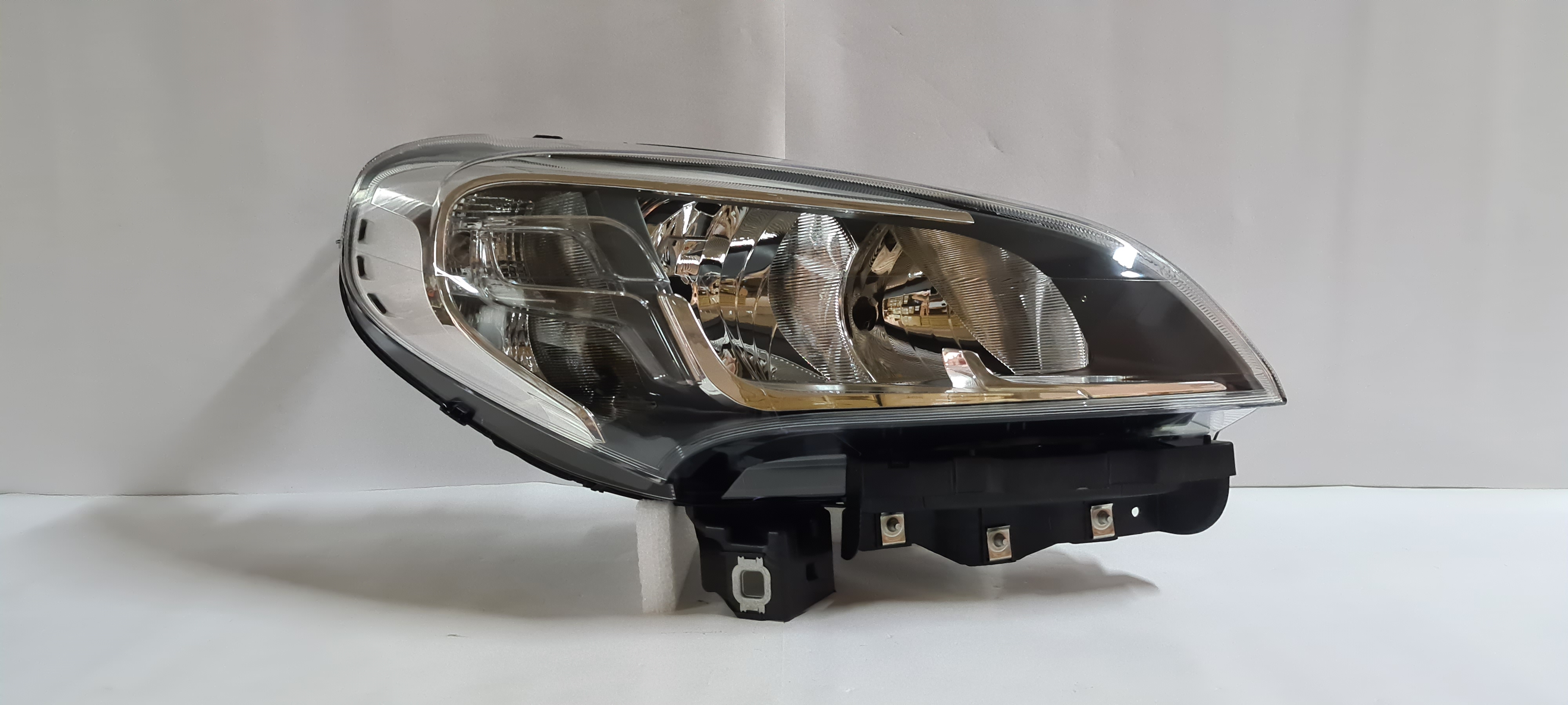  Doblo 2017 On Head light/Head lamp ( Chrome ) Right Side      