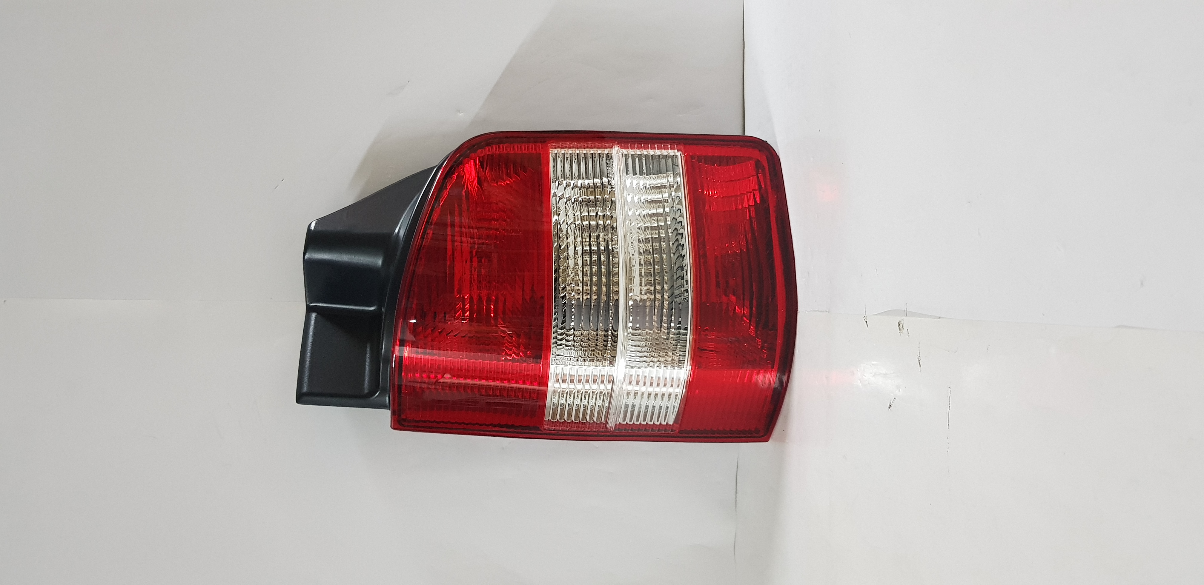  Transporter T5 VAN Double Tailgate 2003-2014 Left side Tail light/Tail lamp 