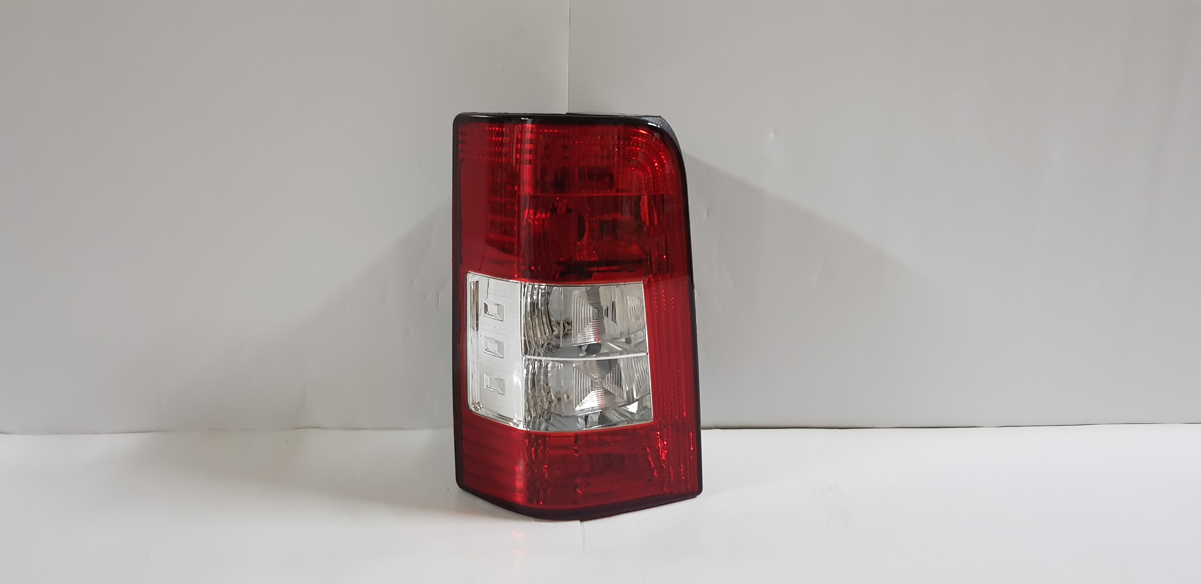  Berlingo 2006-2008 Van Two Gate Left side Tail light/Tail lamp 