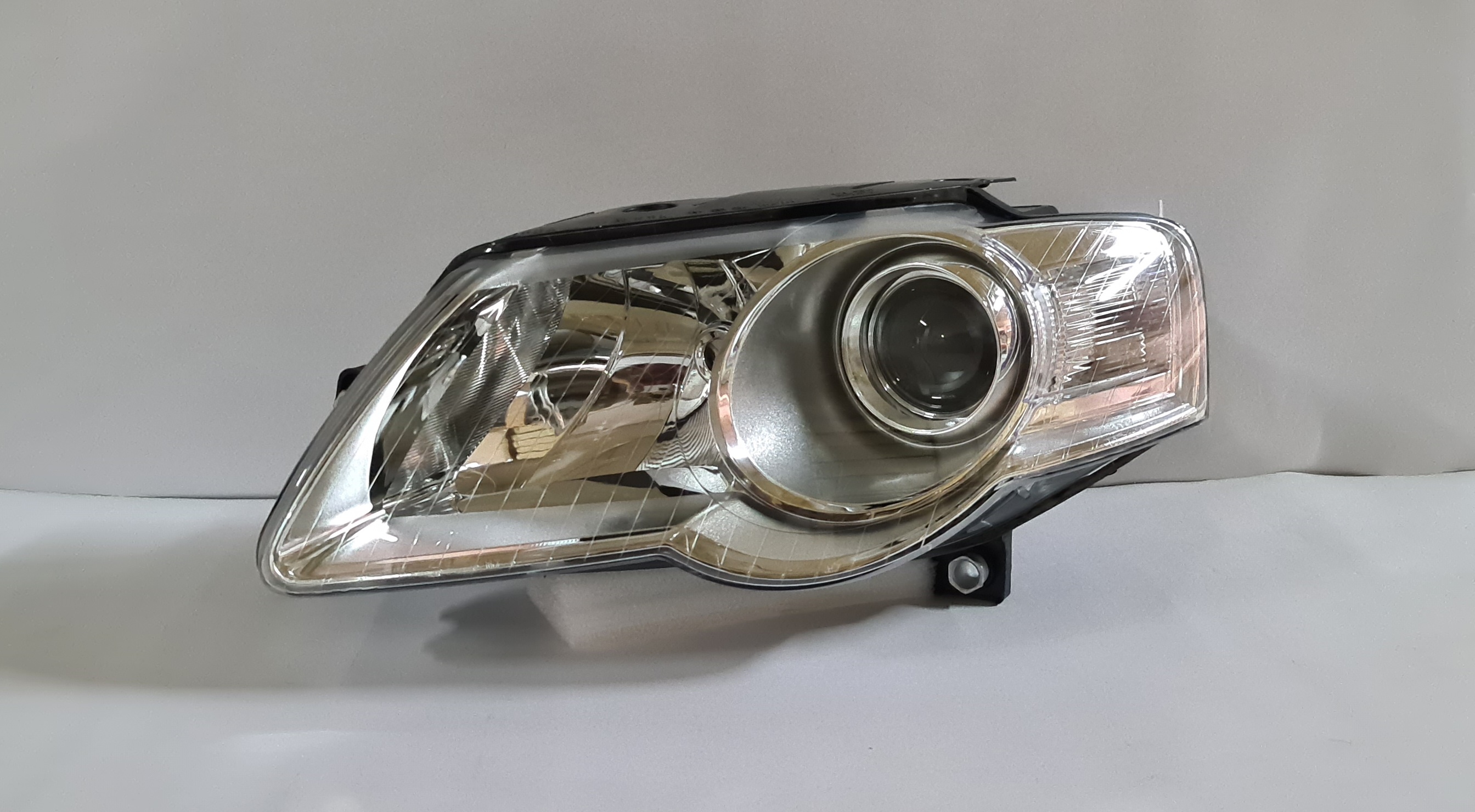  Passat B6/3C 2005-2010 Sedan, left side Head light/Head lamp 