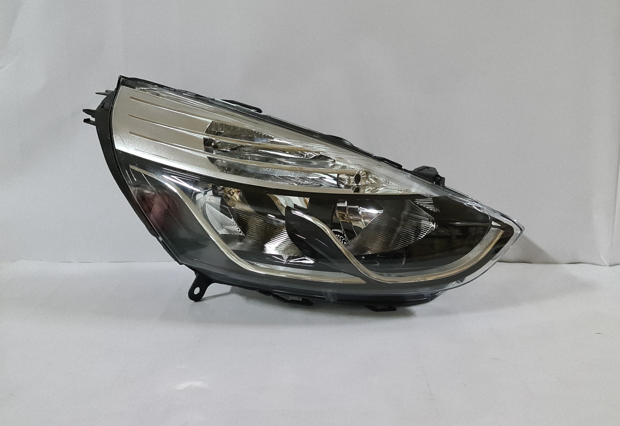  Clio 2012-2018 Right side Head light lamp