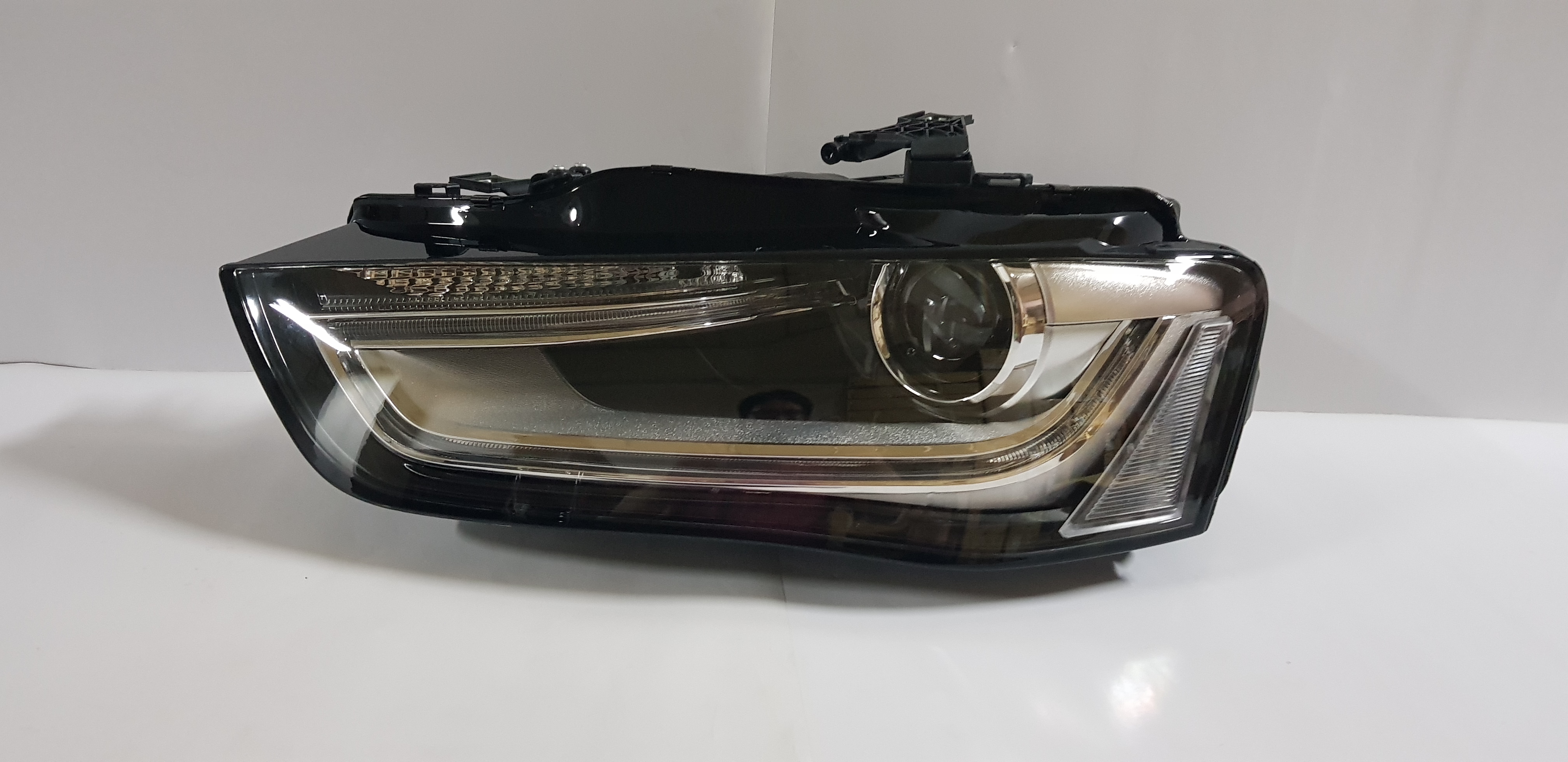  A4 B8 2012-2015 Sedan Head light lamp (Xenon, LED DRL) Left side    