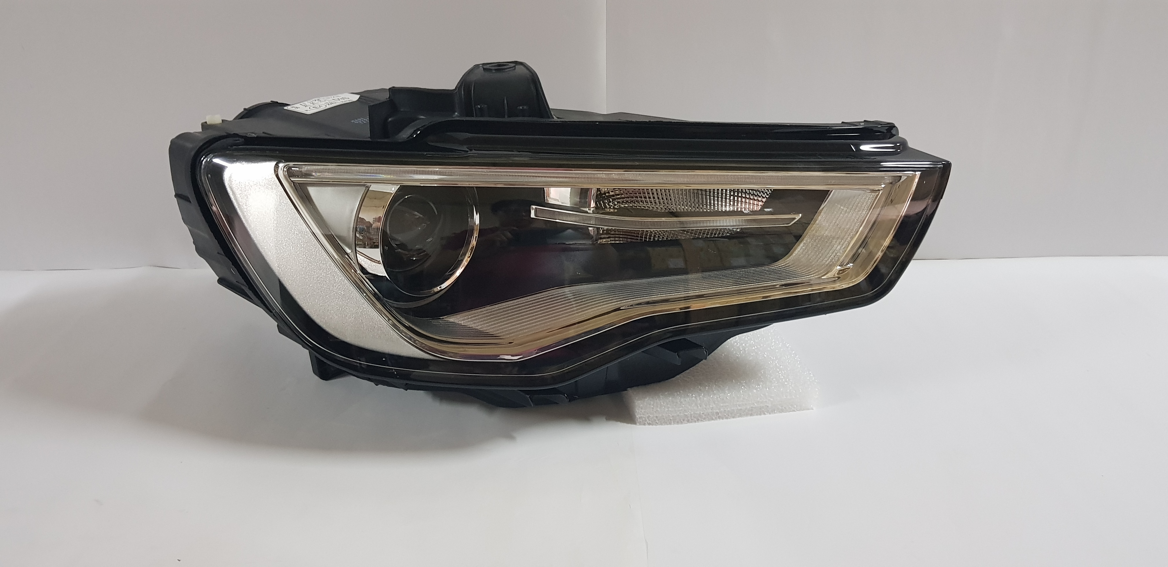  A3 8V 2013-2016 Sedan Head light lamp (Xenon, LED DRL) Right side   
