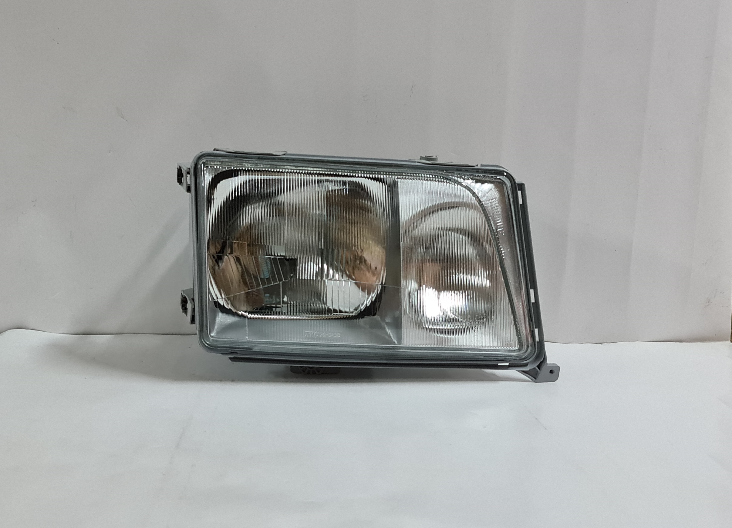  E-Class W124 1993-1995 SDN Head light lamp Right side    
