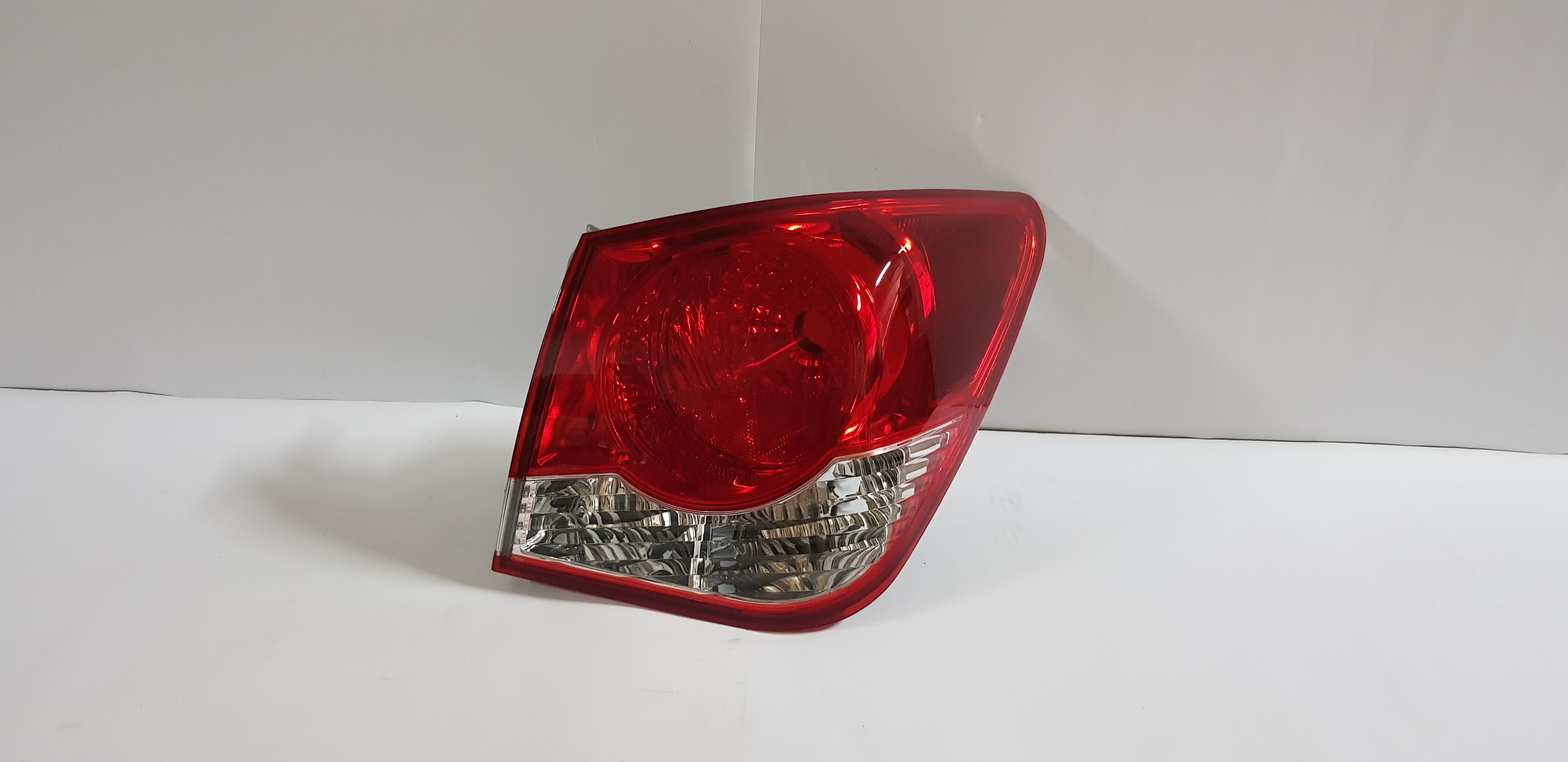  Cruze 2009-2018 Sedan Tail light lamp Right side     