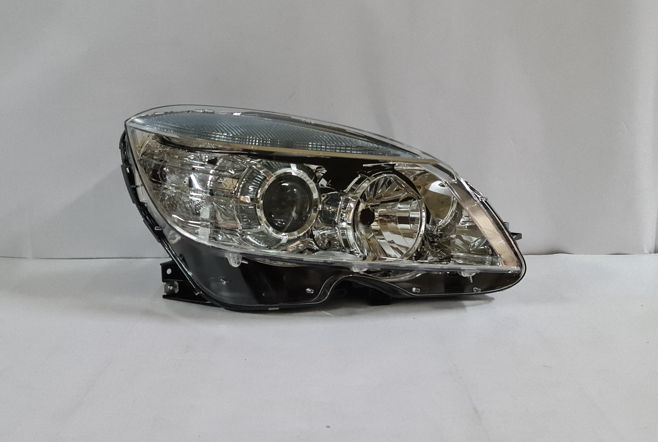  C-Class W204 2007-2011 SDN Right side Head light lamp (Non HID)    
