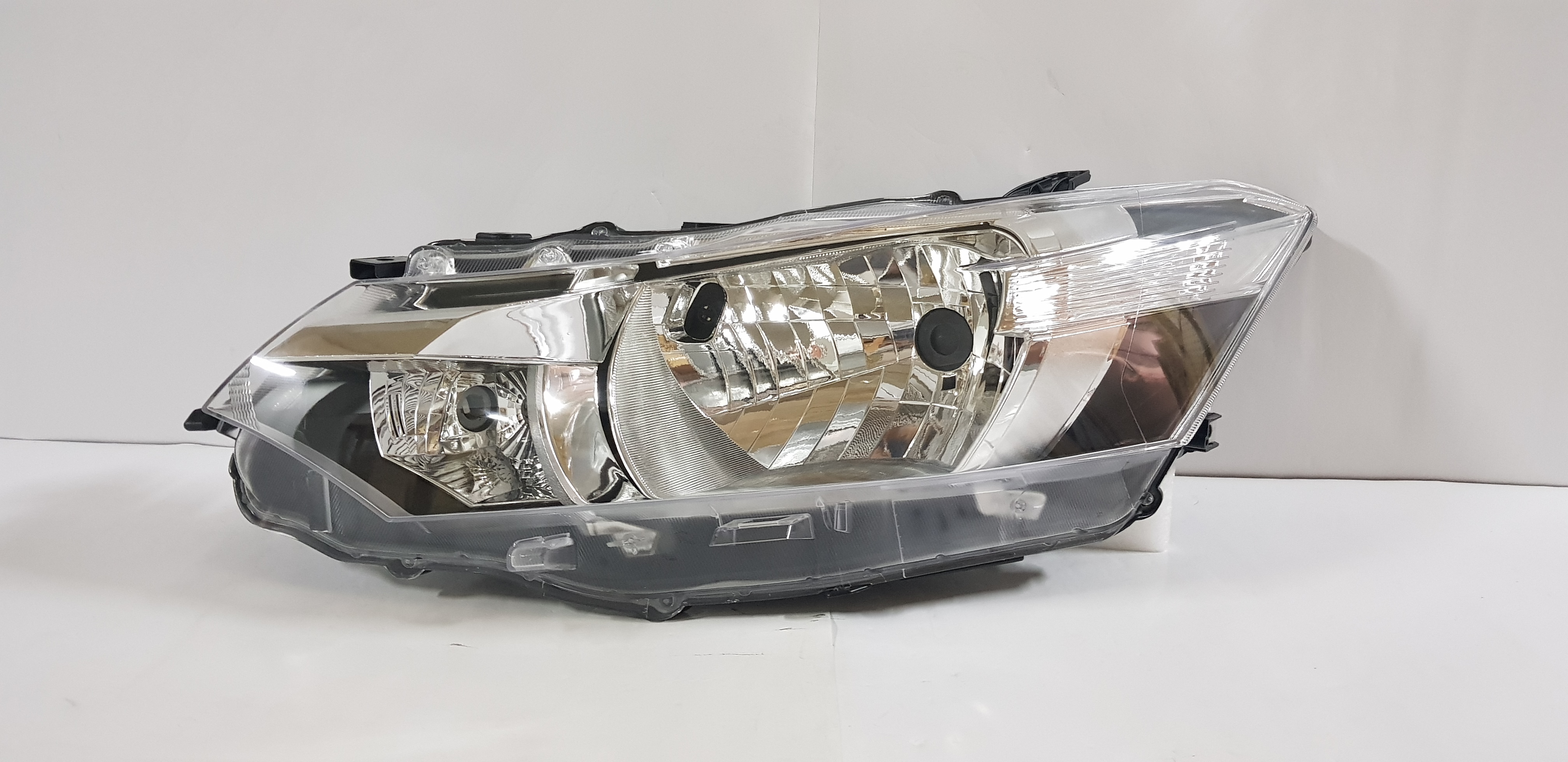  Vios 2013-3017 Left side Head light lamp  