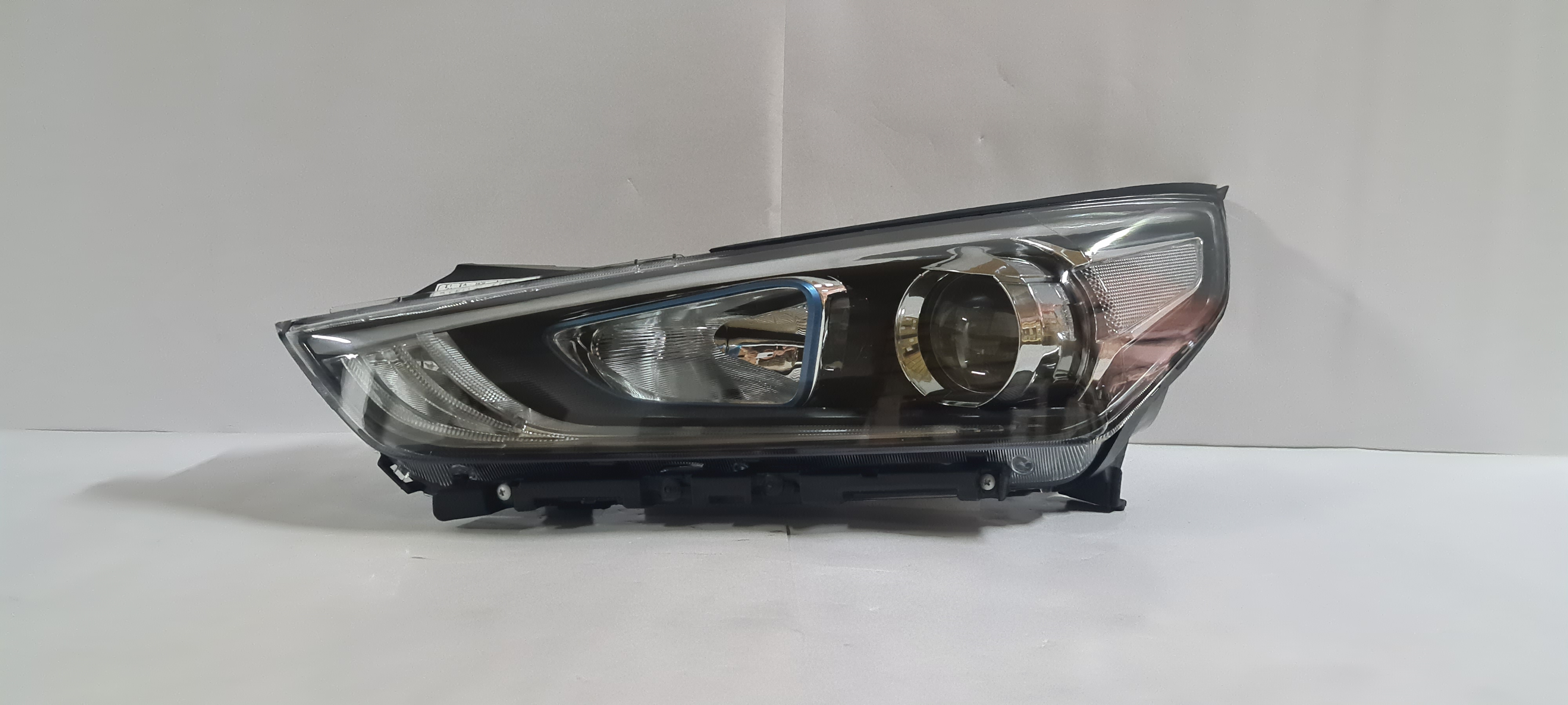  Ioniq 2017 On Head light lamp Left side 
