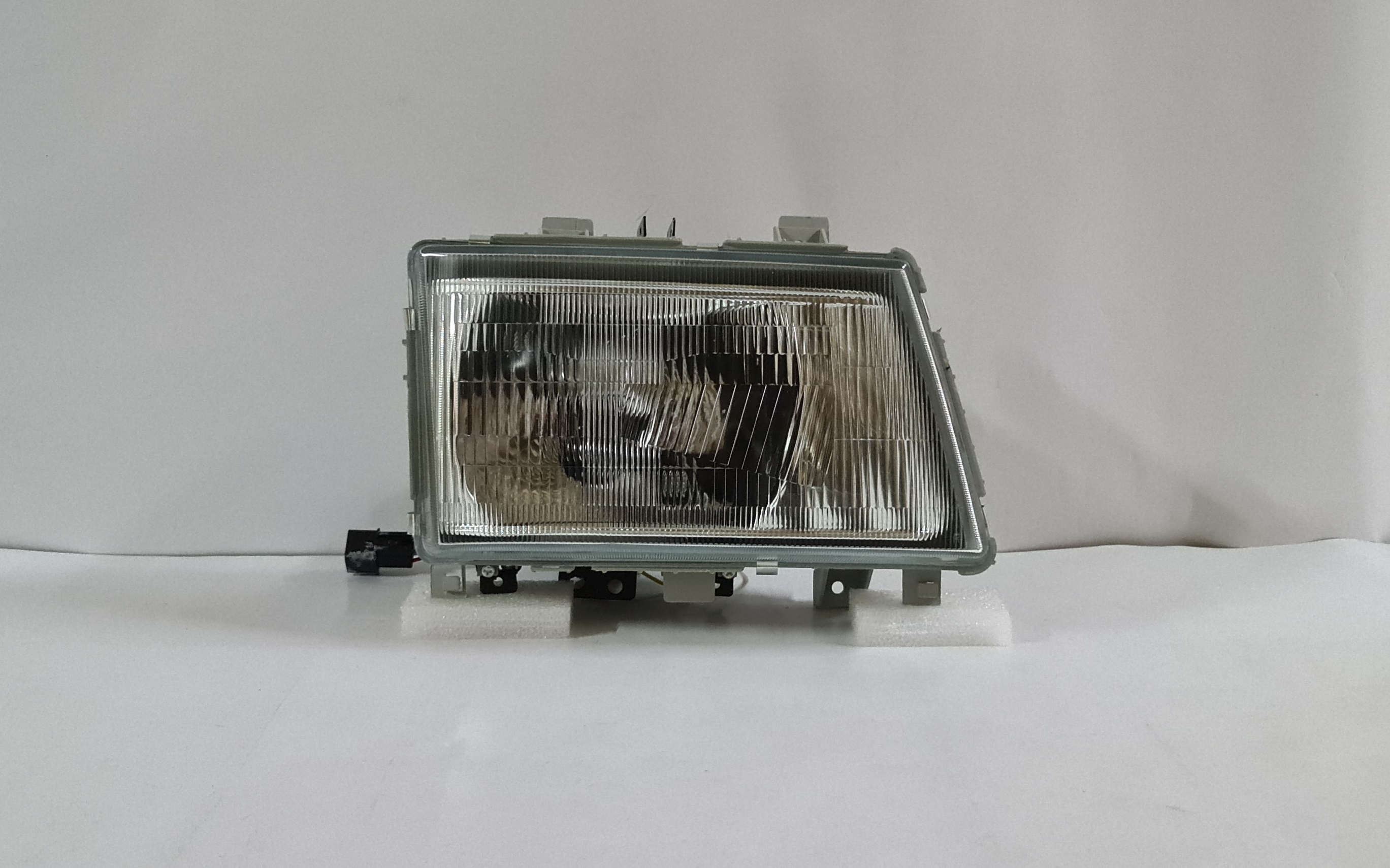  MB Canter FB70 2005-2010 Head light lamp Class Len Right side 