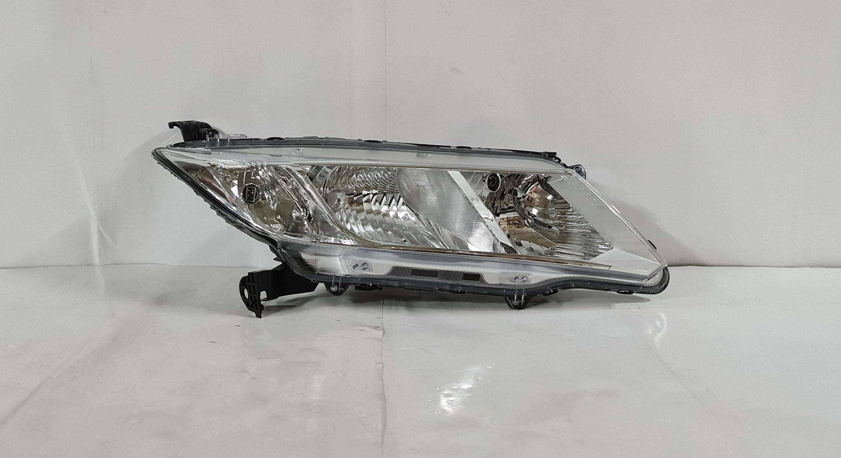  City  GM4 2014-2017 Sedan Right side Head light lamp., 