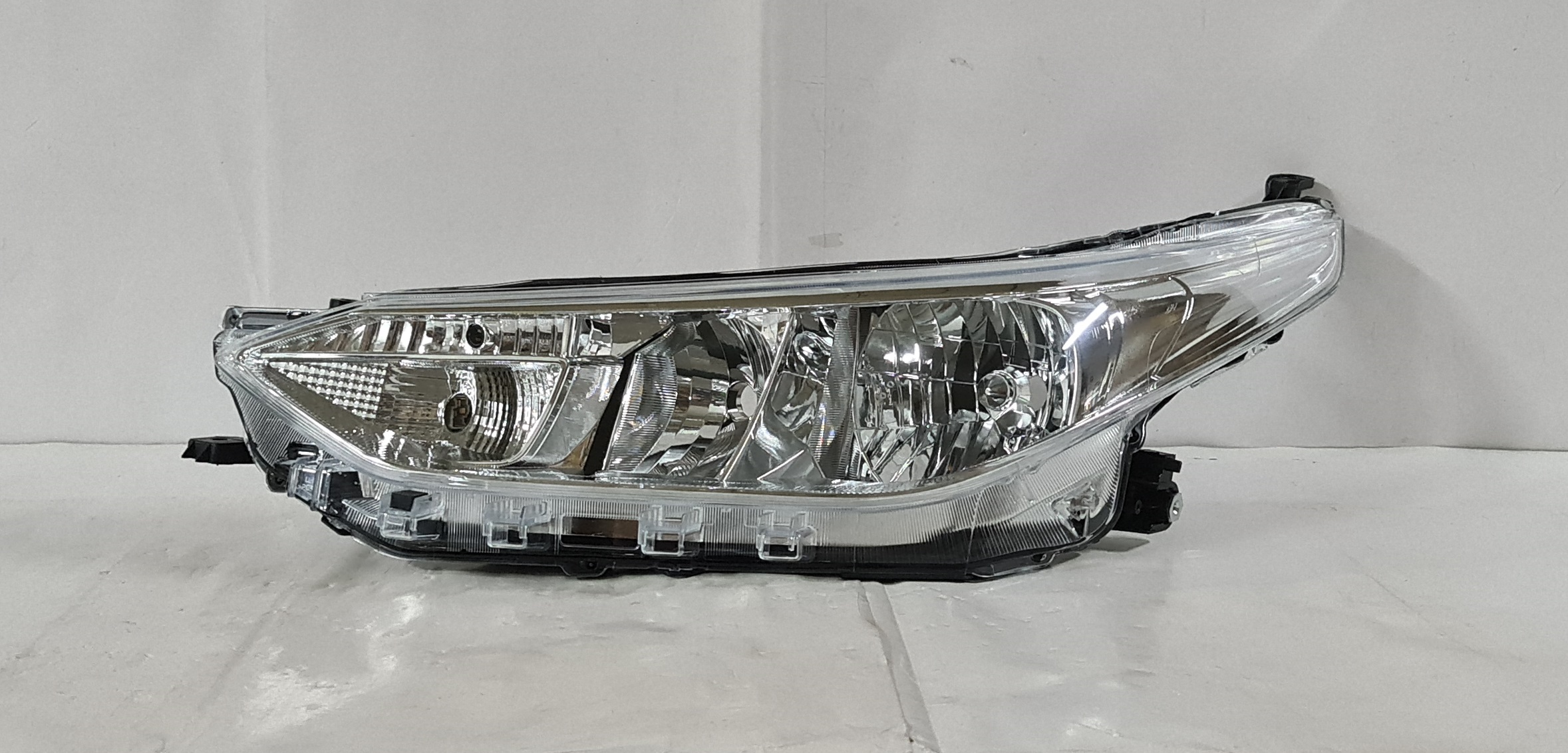  Yaris/Vios 2018 ON Left Side Head light lamp Manual Type 