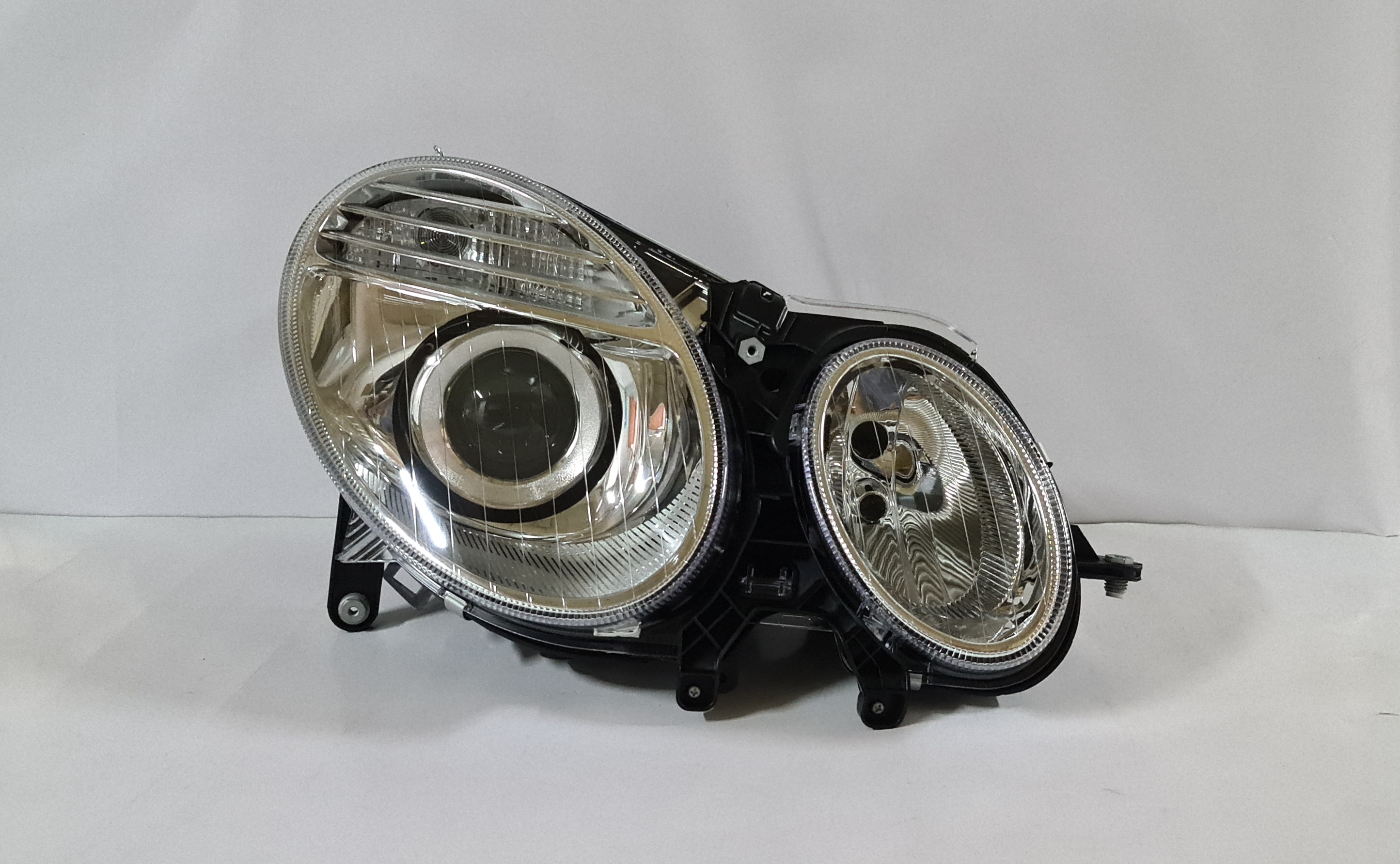  E-Class W211 2006-2008 Sedan Head light lamp (Non HID) Right side    