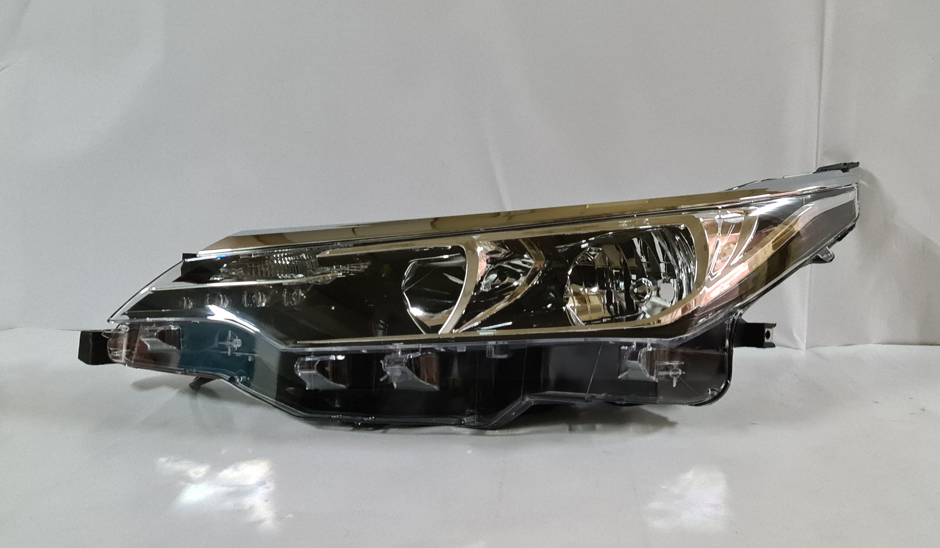  Corolla / Altis 2017-2018 Left side Head light lamp ( LED DRL)