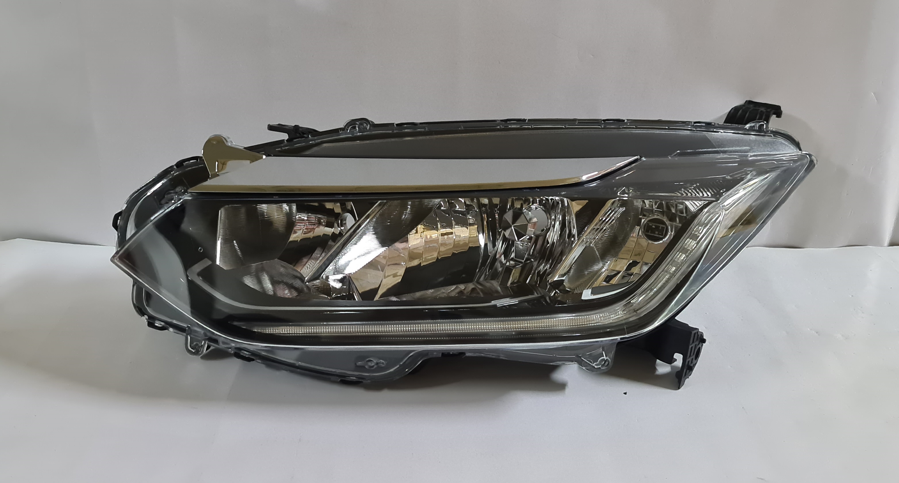  City 2018 On Sedan Head light lamp Left side ( LED DRL)., 