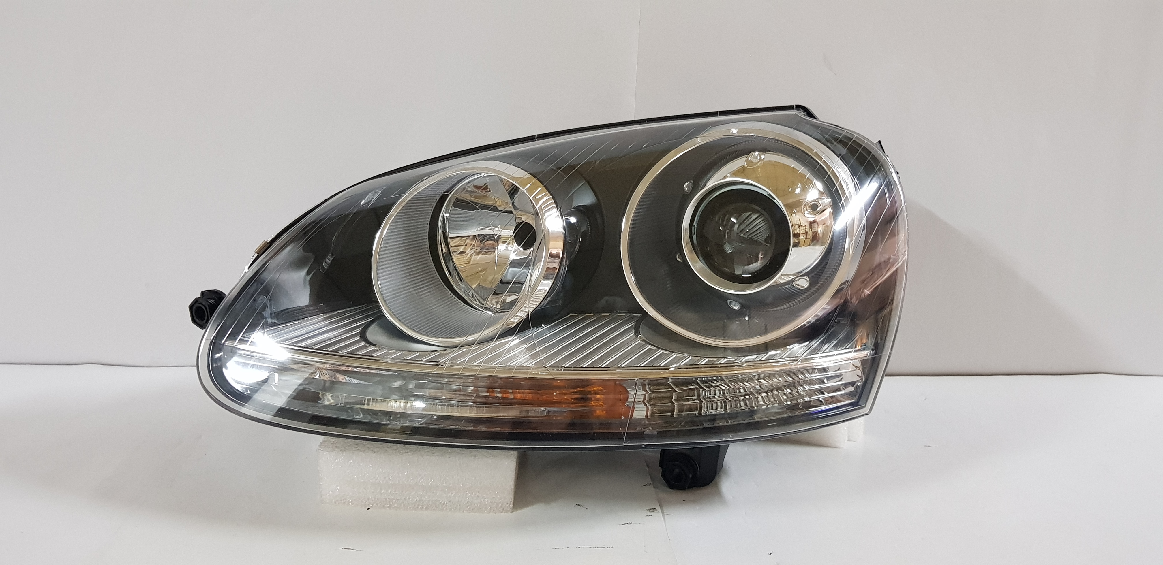  Golf 5 Gti/R32 2003-2008 Head light/Head lamp HID Type left side with out Ballast