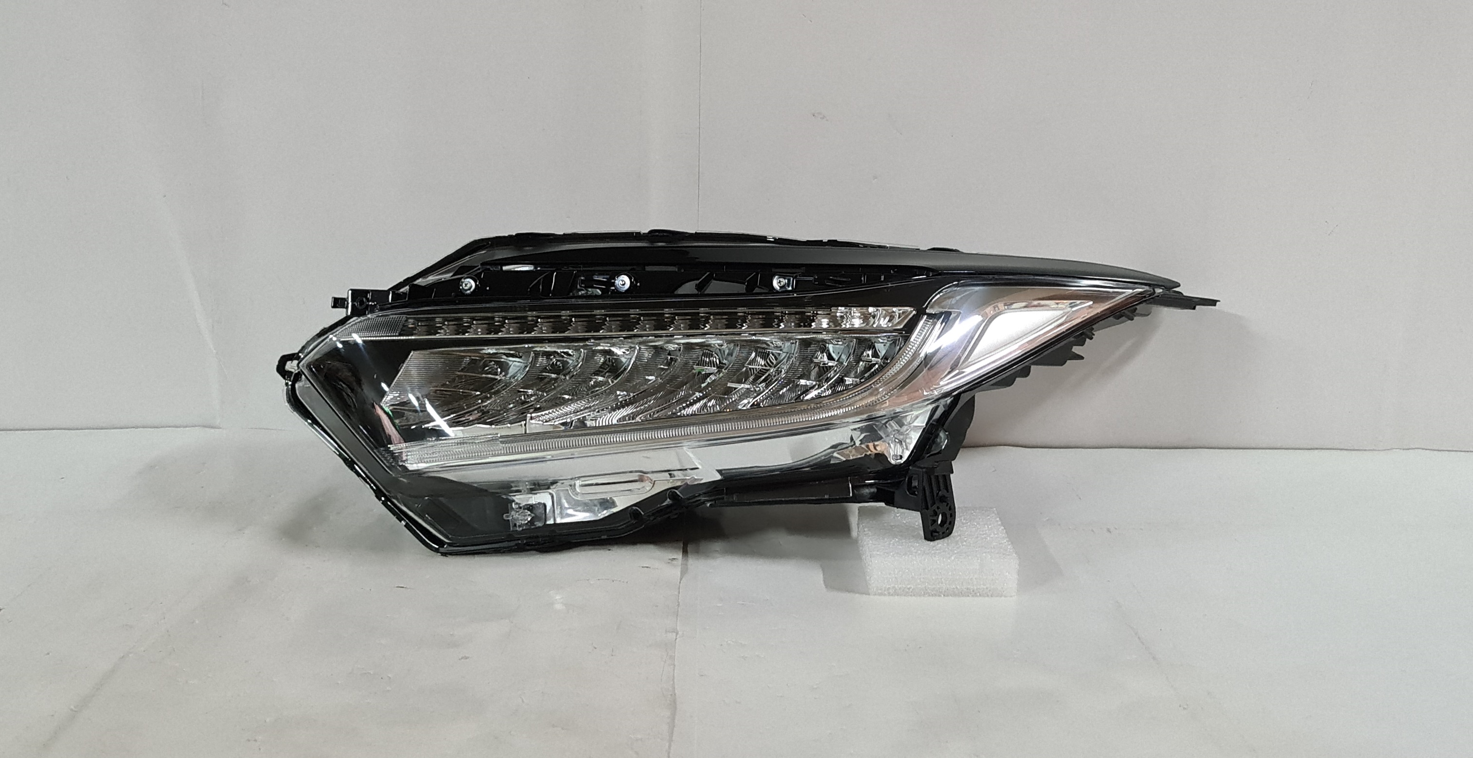  Vezel 2019 On SUV Head light lamp Left side.,       