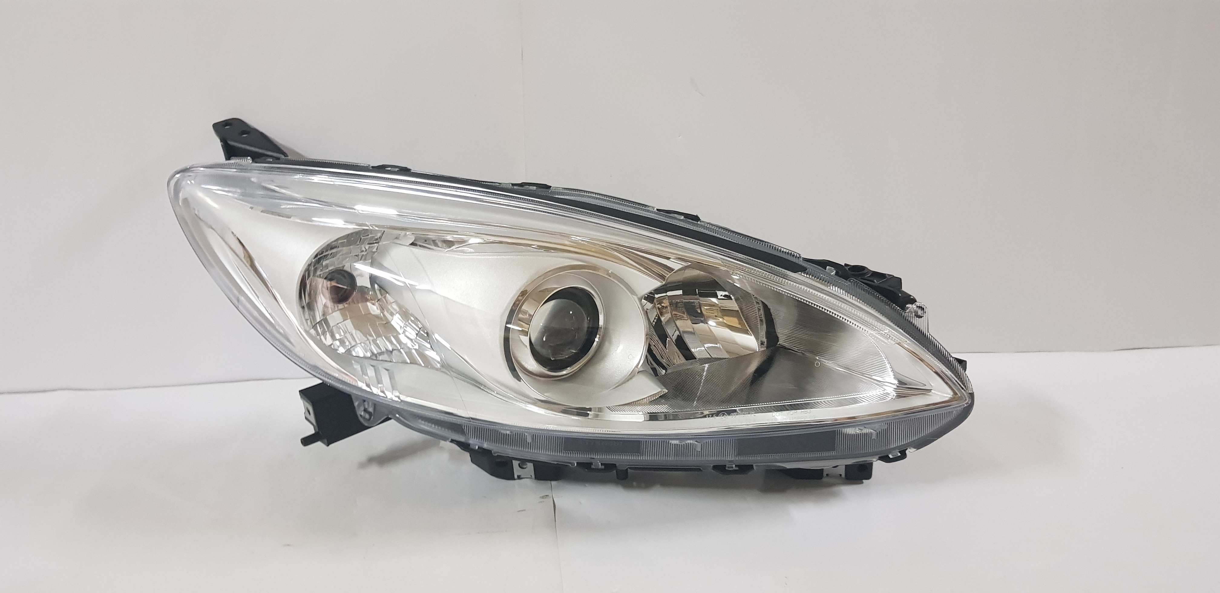  MZ-5 2010-2017 Right side Head light lamp 