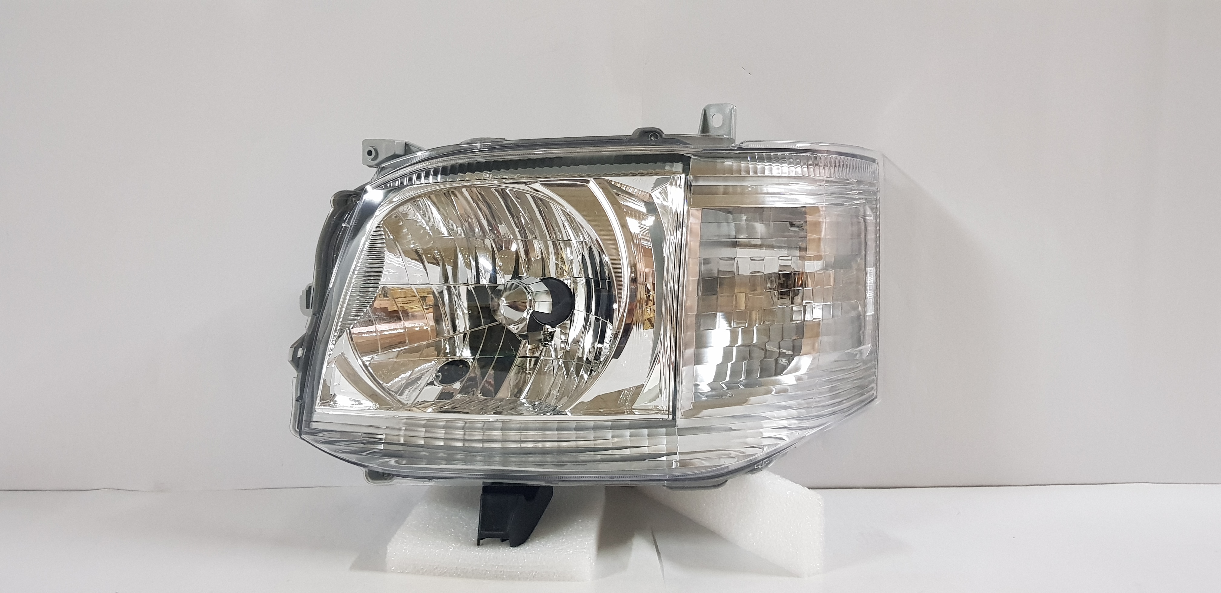  Hiace KDH 2010-2013 Left side Head light lamp 